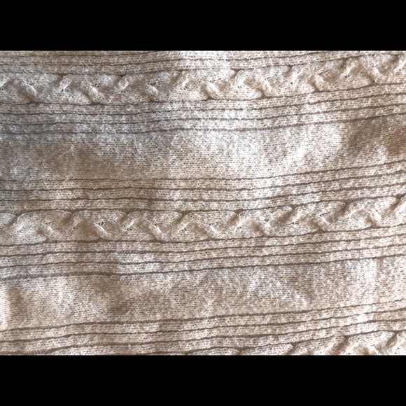 American Eagle Long Sleeve Light Sweater Cream - Picture 4 of 5